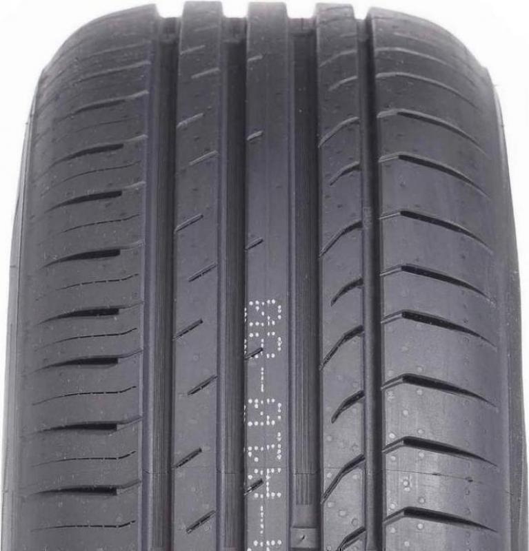 Goodride Zupereco Z107 XL FR 215/45 R18 93 W